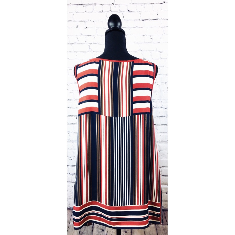 Max Studio Sleeveless Shell Top - Picture 2 of 4